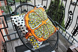 Easiest DIY Pillow Cover EVER! www.designinsidethebox.com