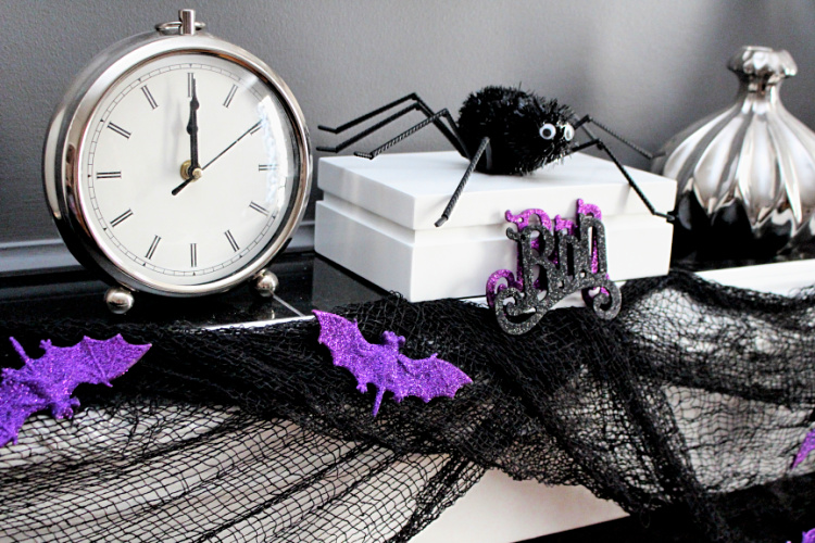 Simple Halloween Decorations for the Fireplace Mantel! www.designinsidethebox.com