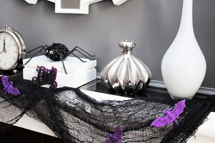 Simple Halloween Decorations for the Fireplace Mantel! www.designinsidethebox.com