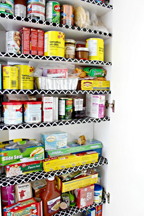 How to Organize a Small Pantry! www.designinsidethebox.com