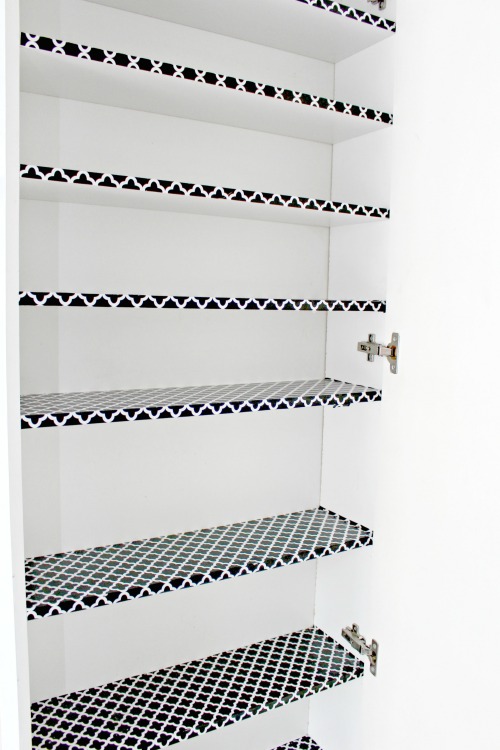 How to Organize a Small Pantry! www.designinsidethebox.com