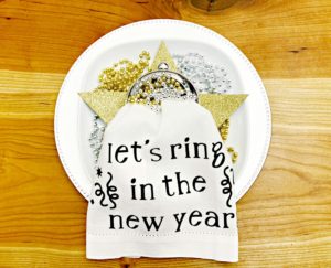 New Years Eve Napkins (and 5 Reasons why I love my Cricut Explore Air2!) www.designinsidethebox.com